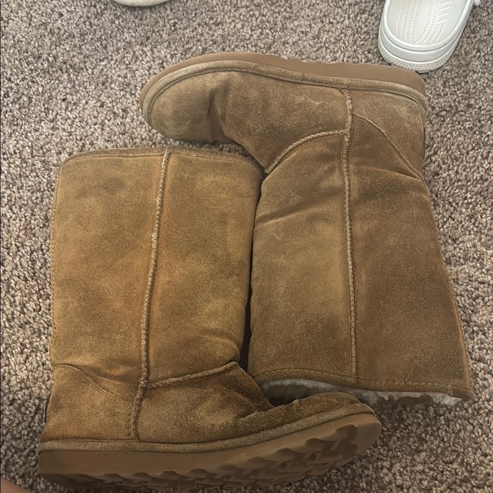 BearPaw Tan Suede boots